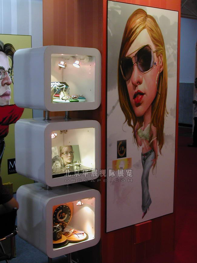 眼镜展柜制作_Polariod专卖店-1