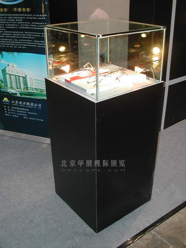 展柜制作_韩国吉鹰-2