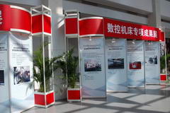 北京八棱柱展板设计_八棱柱展板设计搭建_隔断墙隔断搭建价格公司